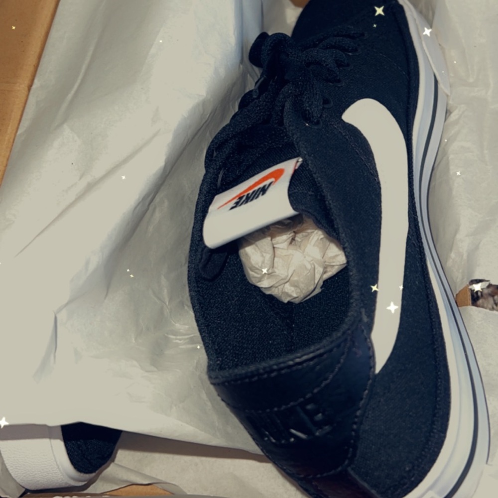 NIKE BRAND NEW